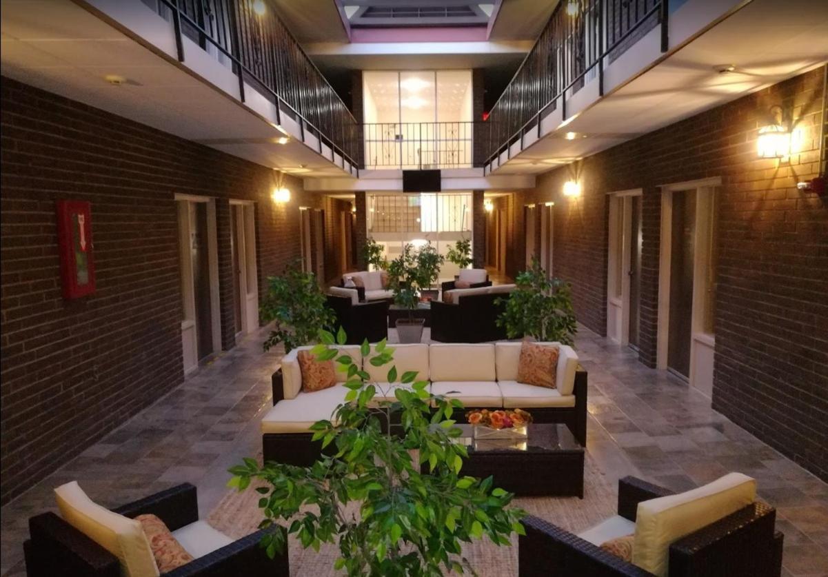 The Stables Inn & Suites Salem 외부 사진