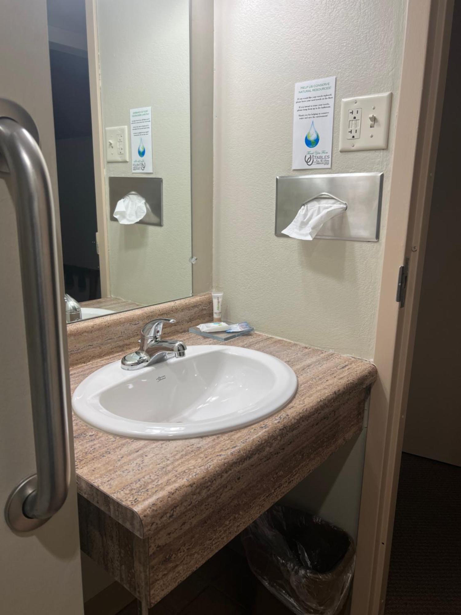 The Stables Inn & Suites Salem 외부 사진