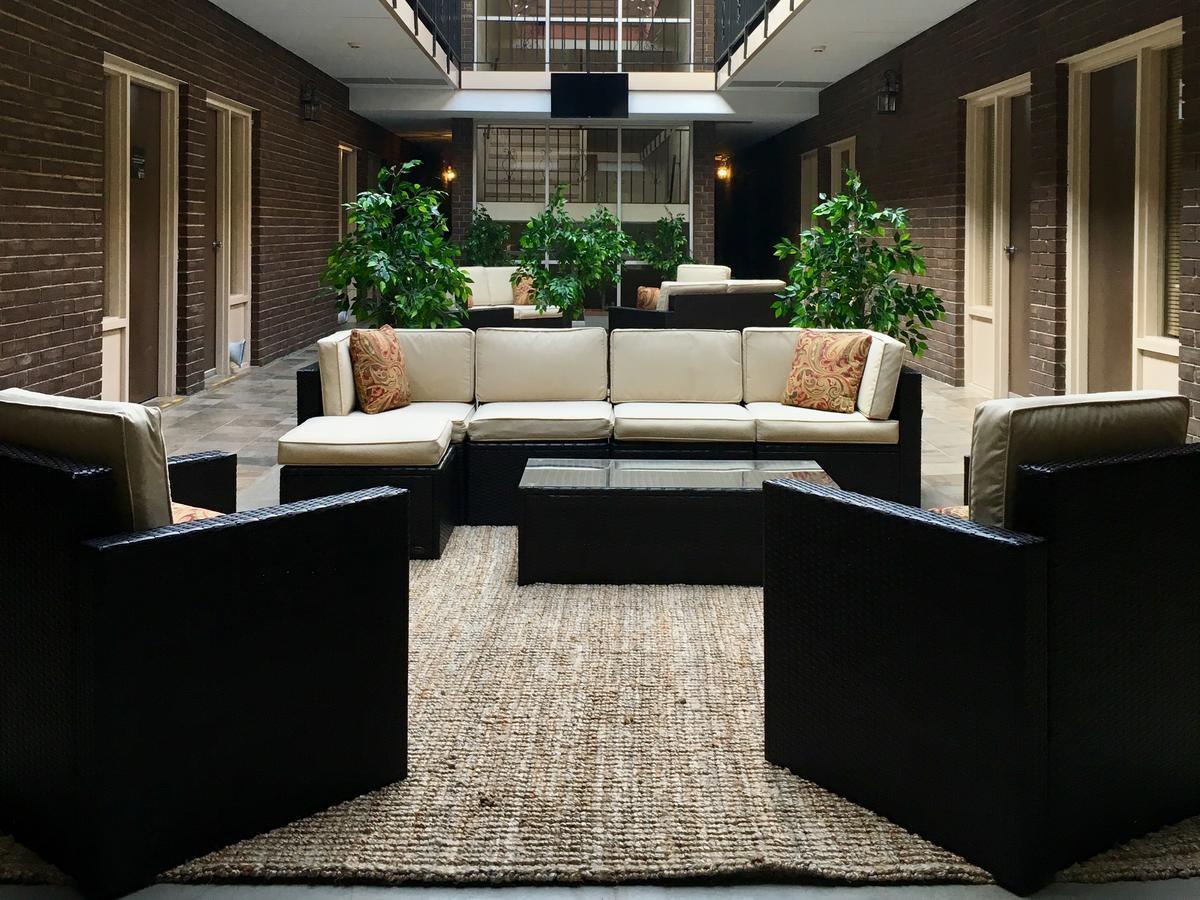 The Stables Inn & Suites Salem 외부 사진