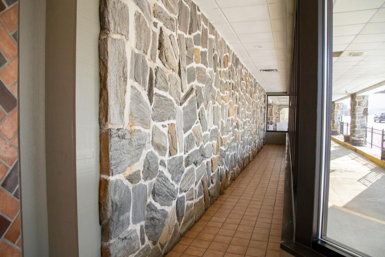 The Stables Inn & Suites Salem 외부 사진